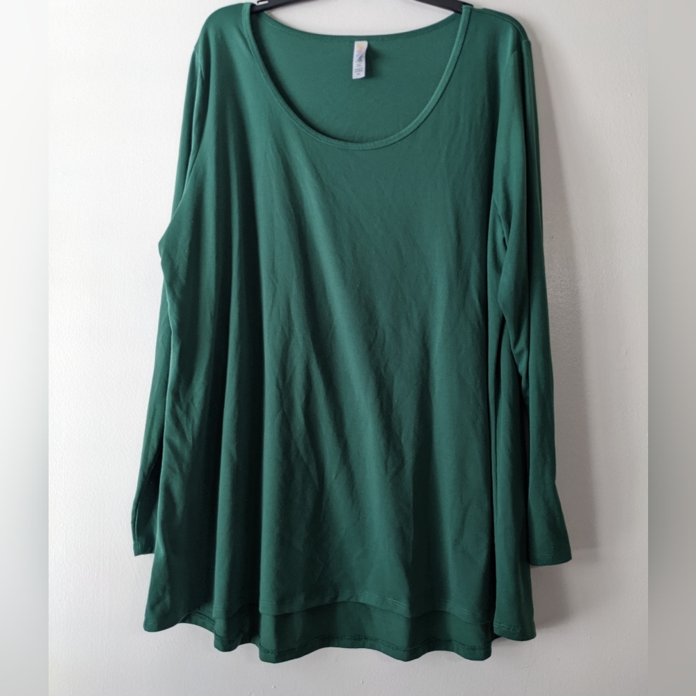 LulaRoe women's long sleeve shirt